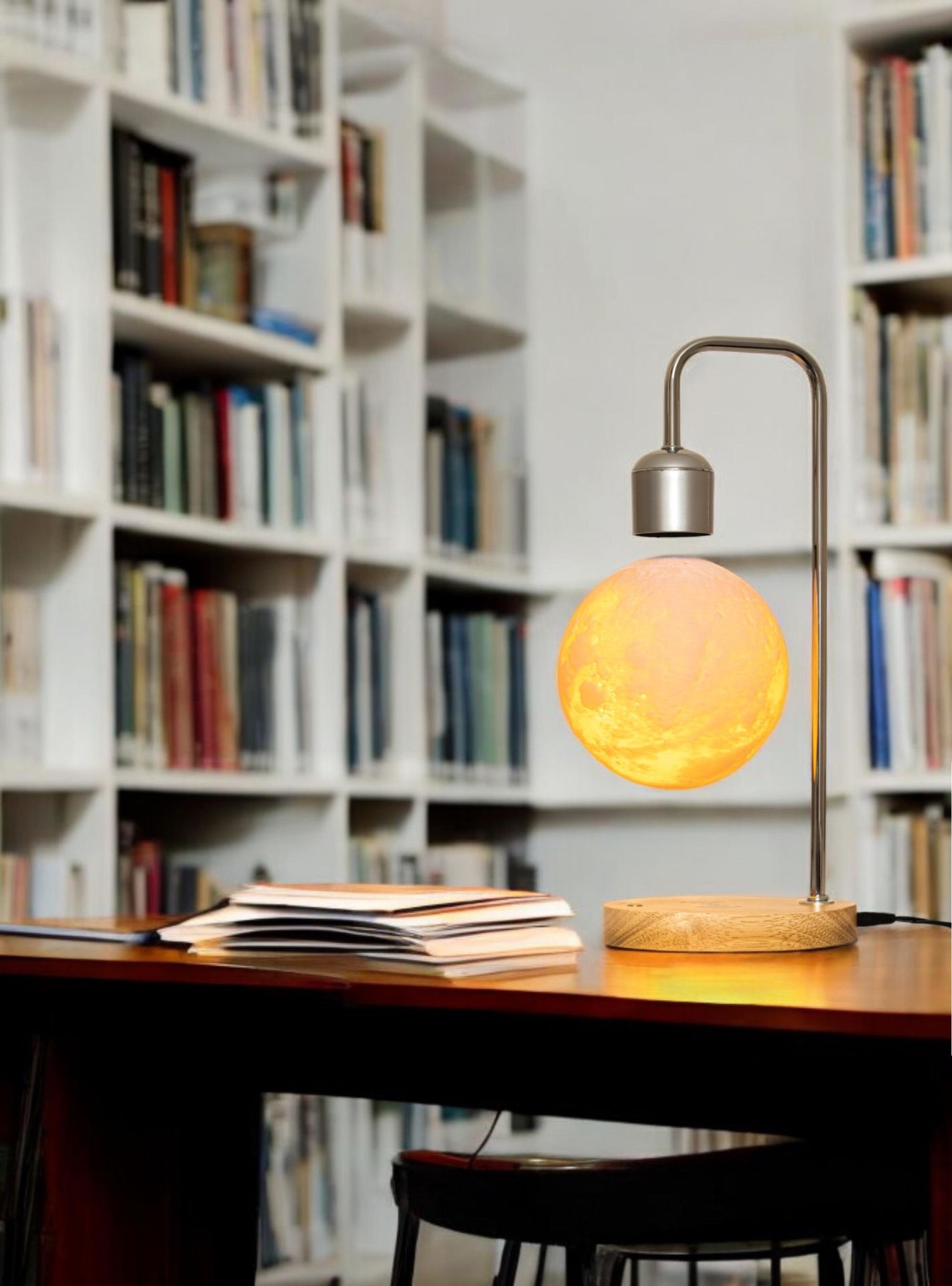 Yüzen Ay Led Masa Lambası, Kablosuz Telefon Şarjı, 3 Işık Modu Ve Vintage-modern Tasarım